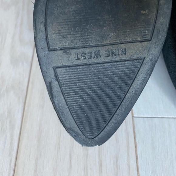 Nine West Black suede platform heels size 6.5.  Heel is a synthetic leather. - Picture 3 of 7